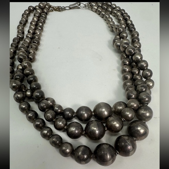 Vintage 3 Strand Mexican Sterling Silver Graduated Bead Necklace- Signed-  Retro - Picture 2 of 10